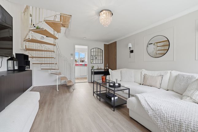96 Glenbuck Avenue, Glasgow photo 4