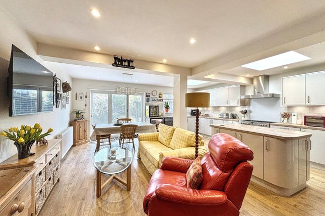 4, Holm Oak Close, Bexhill-on-Sea photo 3