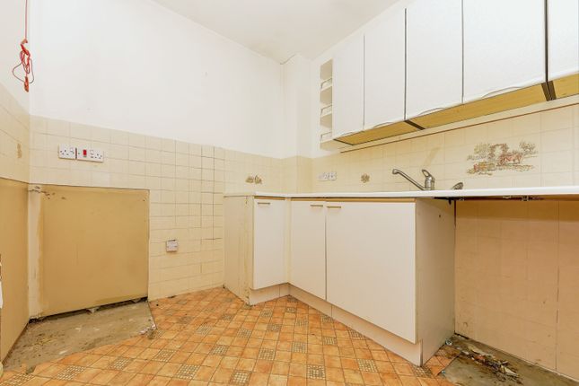 Flat for sale in Albion Street, Dunstable, Bedfordshire