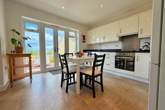 68 Sneyd Wood Road, Cinderford photo 3