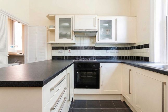 519b Finchley Road, London photo 4