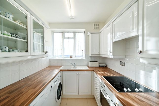 Flat 10,, Radley House, Regents Park photo 2