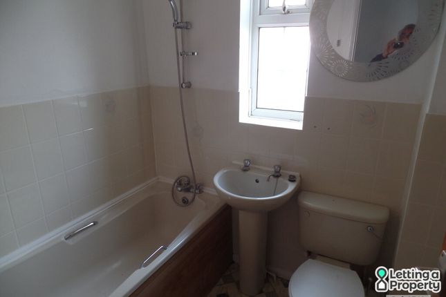 95, Swan Mead, Luton photo 4