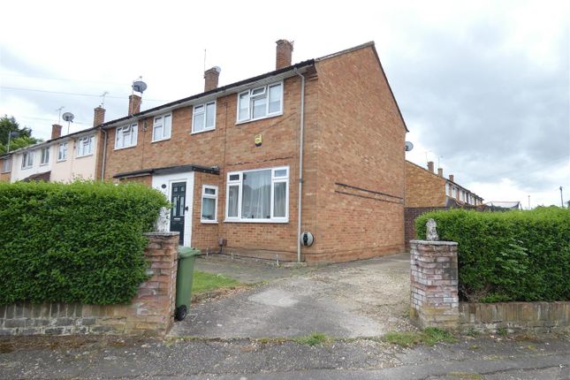 End terrace house to rent in Hetherington Close, Slough