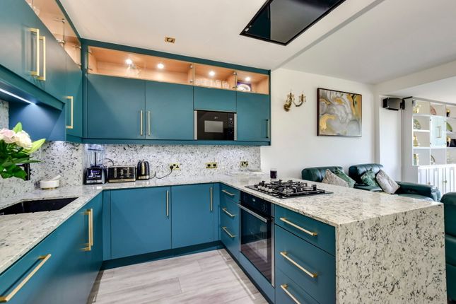 Regatta Point, 38,Flat 33, Kew Bridge Road, Brentford photo 3