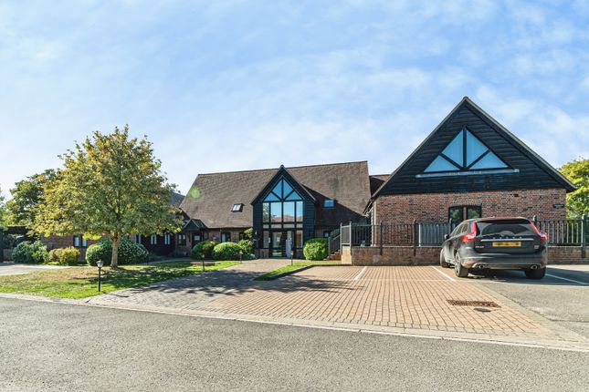 1 Middle Barn, Minchens Court,, Minchens Lane, Tadley photo 4