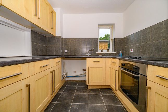 Flat 12, Burley House, Queens Drive, Abbots Langley photo 4