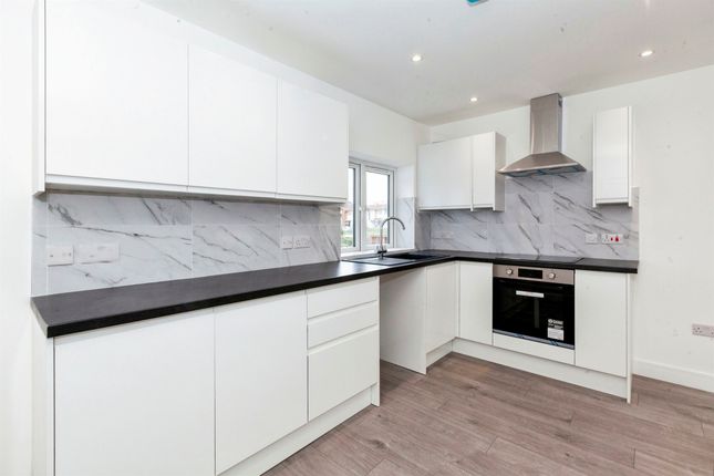 Flat for sale in Faraday Road, Slough