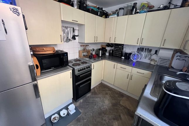 33, Lydford Road, London photo 4