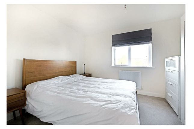 Flat for sale in Lawrence Weaver Road, Cambridge