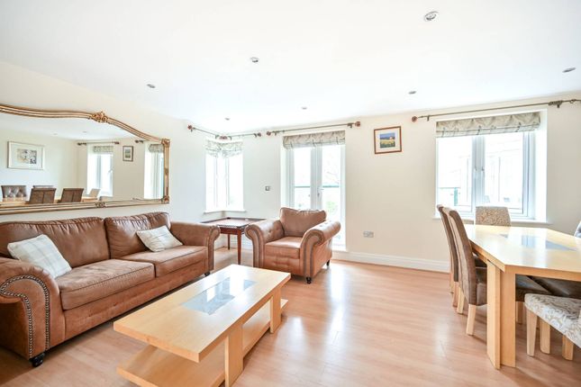 Thumbnail Flat to rent in Strand Drive, Kew, Richmond