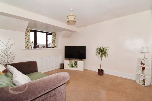 Flat for sale in St. James Court, Birstall, Leicester, Leicestershire
