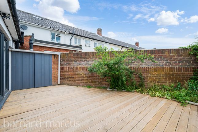 1b, Barnlea Close, Hanworth photo 2