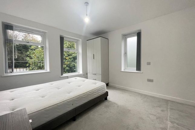 Apartment 3, Shinda House, 5, Grove Lane, West Yorkshire photo 2
