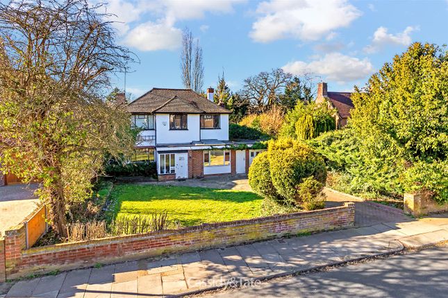 Thumbnail Detached house for sale in Homewood Road, St.Albans