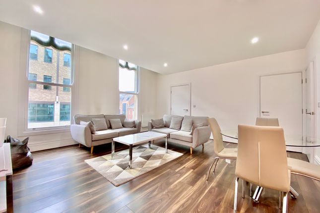 Flat for sale in South Parade, Leeds
