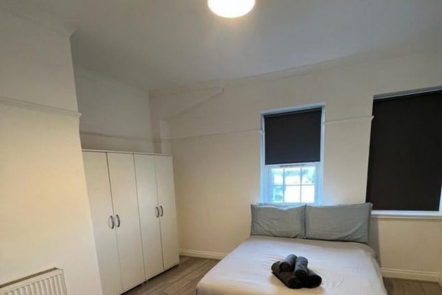Thumbnail Room to rent in Cricklewood Lane, London