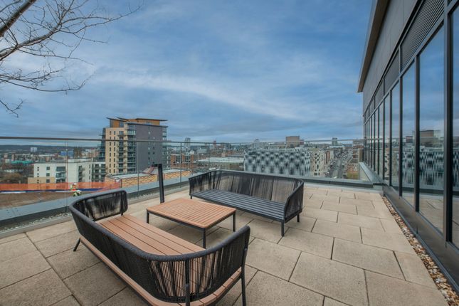 220 Rhodes East, Quarry Hill, Leeds photo 3