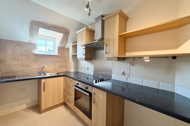 11, Empire Court, Brighouse photo 3
