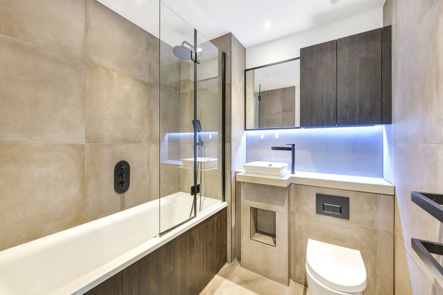 Flat 90, 7A, Exchange Gardens, London photo 4