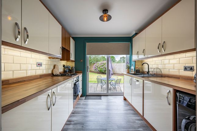 31 Forest Place, Lenzie photo 3