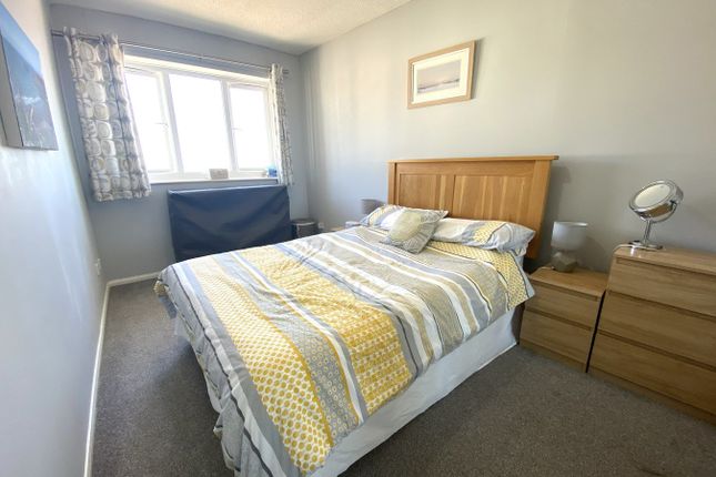 5, Ocean Crescent, Swansea photo 3
