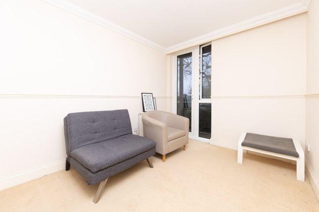 Flat 24, Nonington Court,, Sandwich Road, Dover photo 4