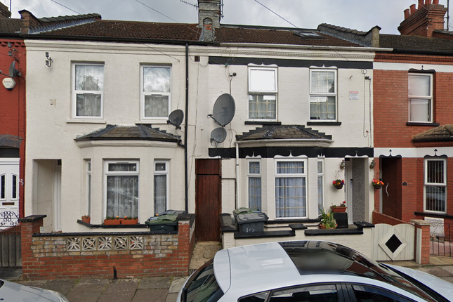 Thumbnail Property to rent in Malvern Road, Luton