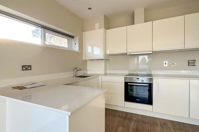 7, Cypress Court, Uxbridge Road photo 3