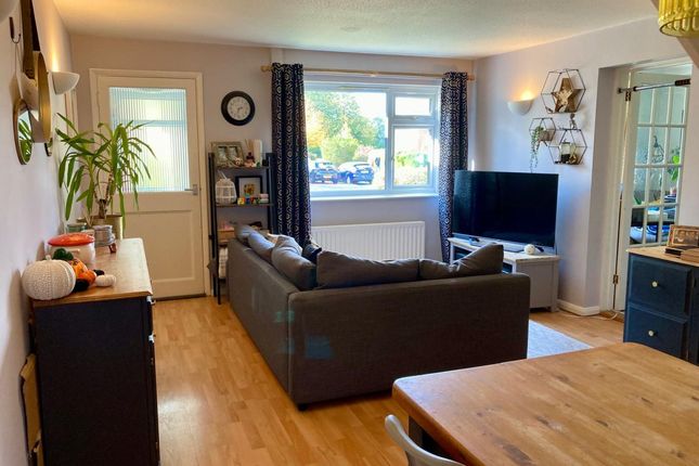 Goose Green Close, Horsham photo 3