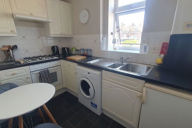 Flat 6, 24, Sea Road, Bournemouth photo 3