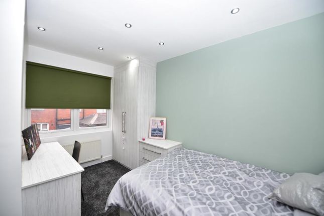 Hessle Terrace, Leeds photo 5
