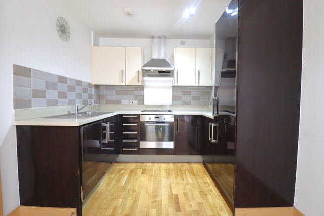 327, Cherrydown East, Basildon photo 4
