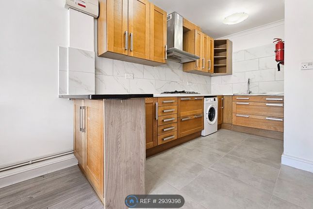 D Clayton Avenue, Wembley photo 3