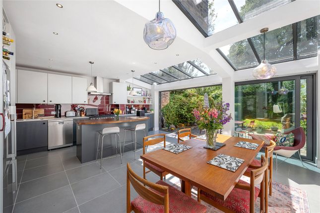 12, Ashchurch Grove, London photo 4
