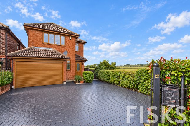 27, Ameland Road, Canvey Island photo 2