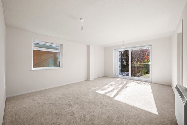 70a Park Mead, Sidcup photo 3