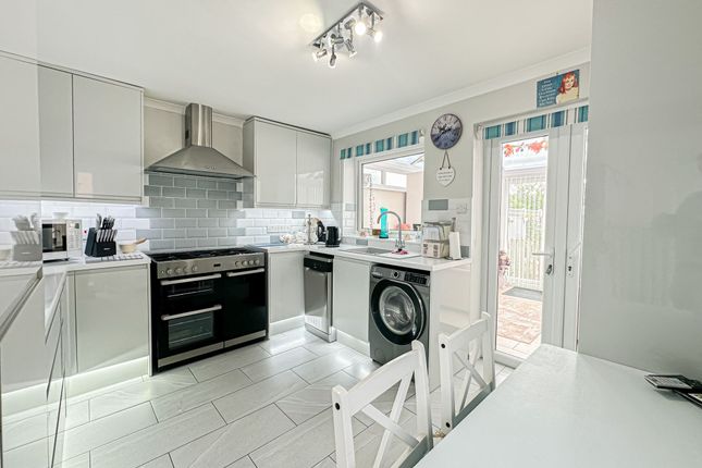 11 Rothbury Close, Wirral photo 2