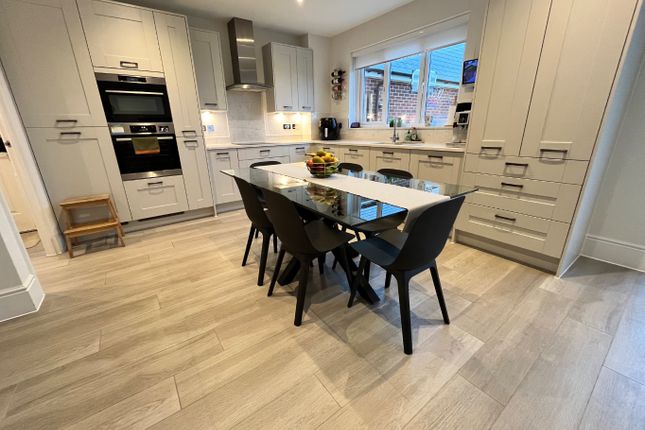 137 Armstrong Road, Luton, Bedfordshire photo 3