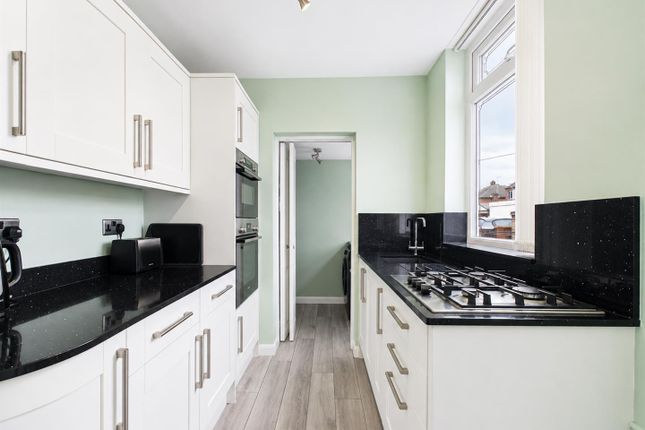 14, Featherstone Lane, Pontefract photo 2