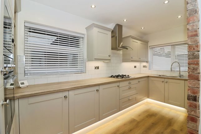 31, Shaftesbury Avenue, Ashgate, Chesterfield photo 4