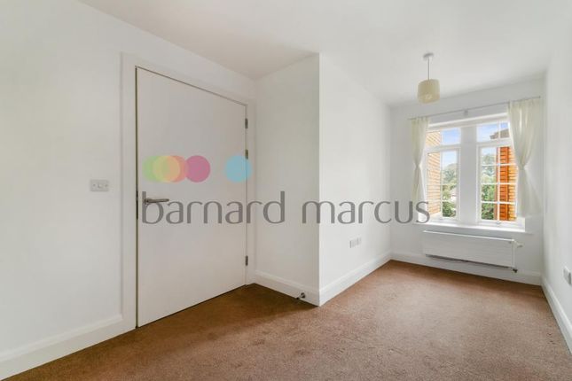 Flat 2, Farnfield Court, 51, Warham Road, SOUTH CROYDON photo 5