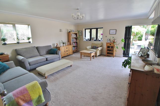 5, Mill Road, Waterlooville photo 4