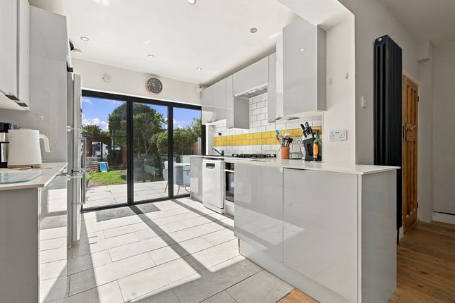 44, Southern Drive, Loughton photo 2