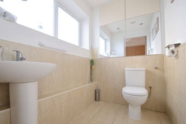 9, Pontes Avenue, Hounslow photo 4