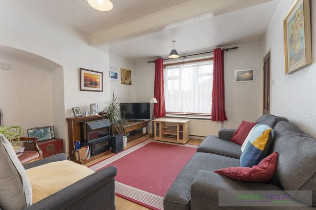 256, Glastonbury Road, Morden photo 2