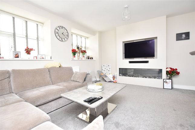 13, Sterling Rise, Leeds photo 4