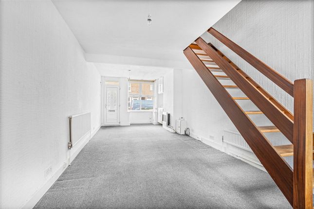99, Chester Road, Hertfordshire photo 4