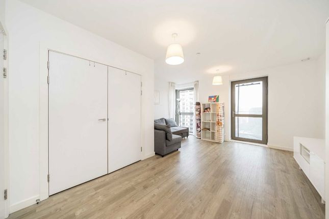 Flat 176, Marathon House, 33, Olympic Way, Wembley photo 2