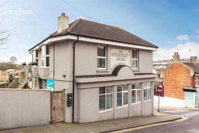 Flat to rent in Bear Road, Brighton